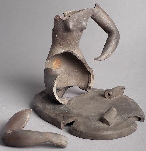 Will Lammert, Sitzendes Mädchen I (Quelle: Staatliche Museen zu Berlin, Museum für Vor- und Frühgeschichte, Foto: Achim Kleuker) Will Lammert, Sitzendes Mädchen I (Bild hat eine Langbeschreibung)